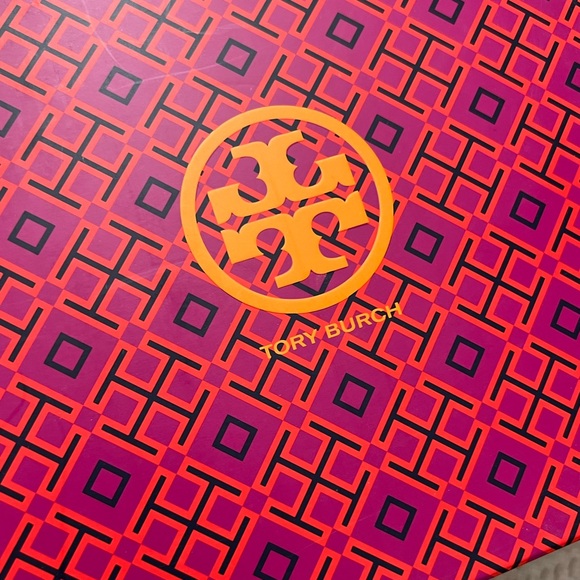 🤍New Tory Burch Phoenix Open Toe Natural Fur Sandals🤍 - Picture 3 of 9